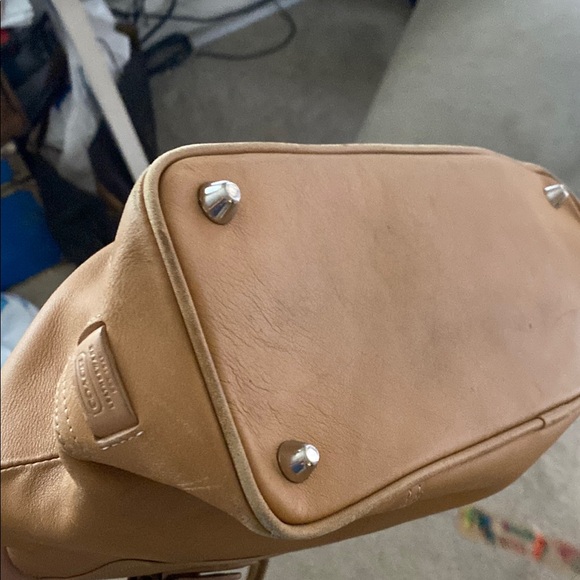 Vintage Coach Tan leather shoulder Handbag - Picture 10 of 13
